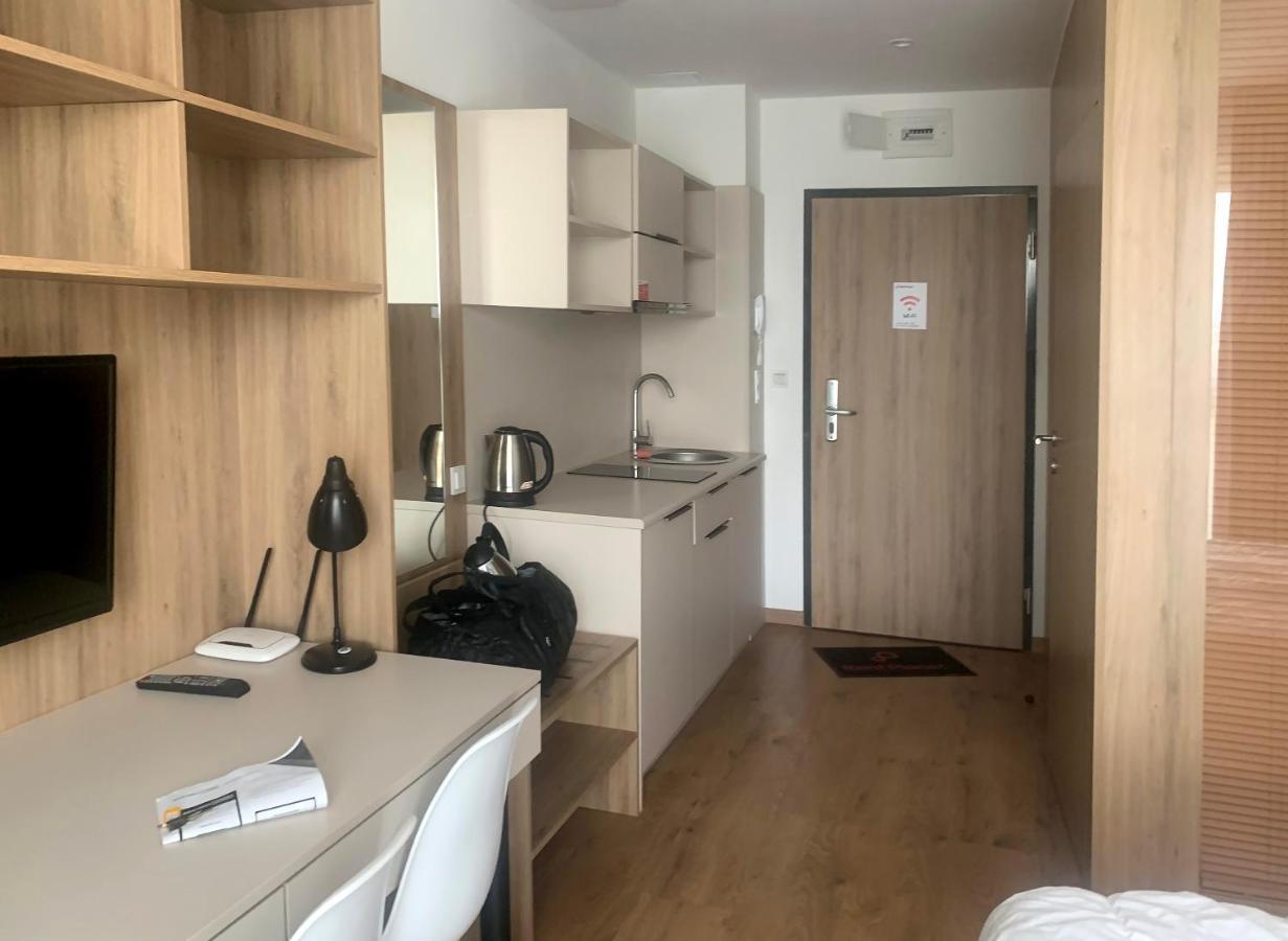 404 Rooms Wolska Apartament 바르샤바 외부 사진